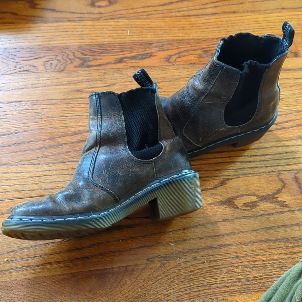 Dr. Martens cadence Chelsea boots